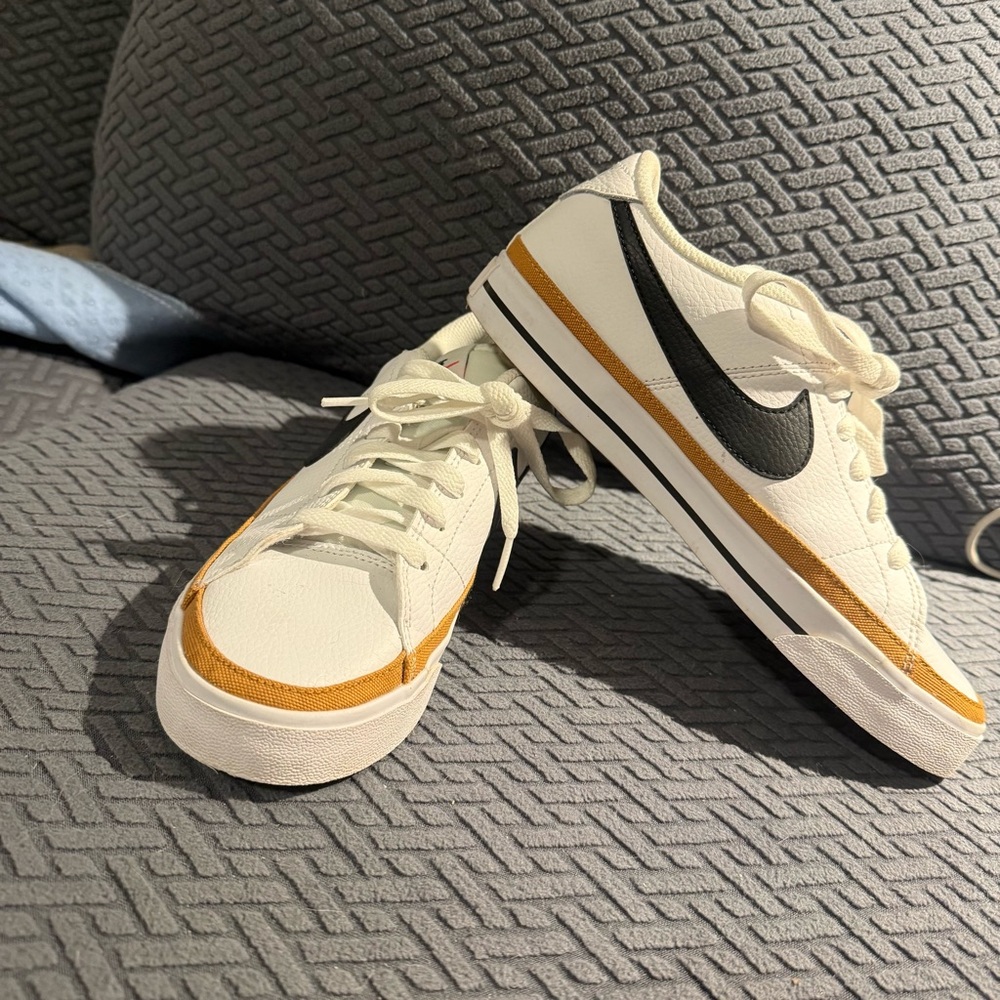 Nike Court Legacy White Sneakers with Black and Tan Accents sz 7